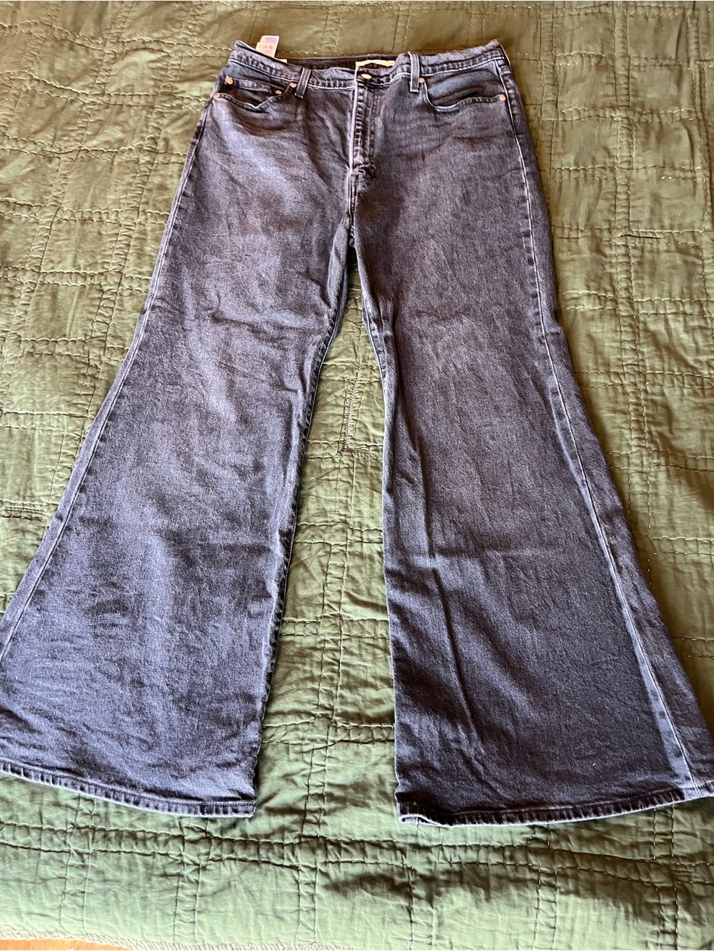 Levi’s Rib Cage Bell Size 34X32